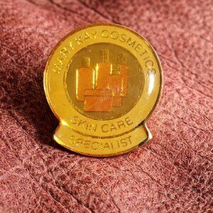 Mary Kay Cosmetics Skin Care Specialist Vintage Lapel Pin